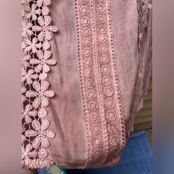 POL Pink Distressed Lace Top, size L - Picture 3 of 7